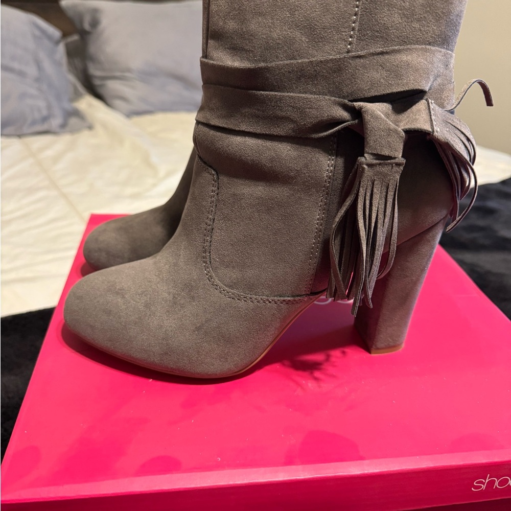 Shoe Dazzle Gray Heeled Boots with Fringe